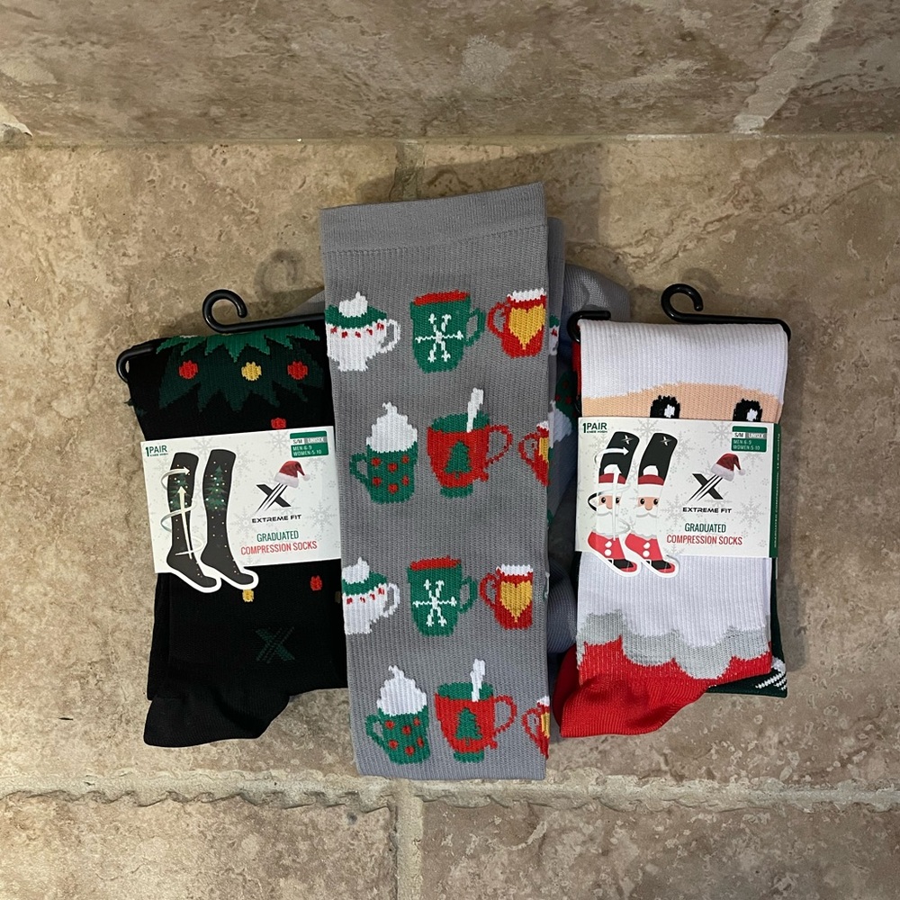 NWT Extreme Fit Christmas Graduated Compression Socks, S/M, 3 pairs